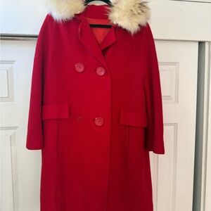 Vintage Red Double-Breasted Women's Coat with Faux Fur Collar